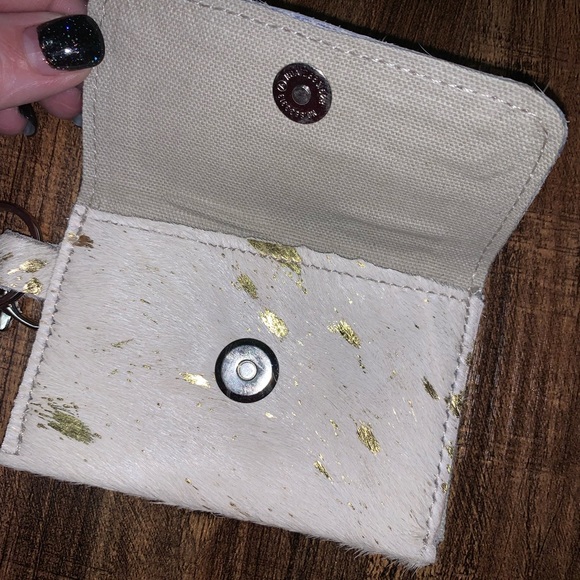 Speckled Metallic Hide Keychain Wallet
White/Gold - Picture 2 of 2